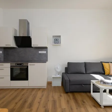 New&modern In Vibrant Area Near Centre! Appartement *