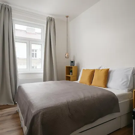 New&modern In Vibrant Area Near Centre! Appartement Praag